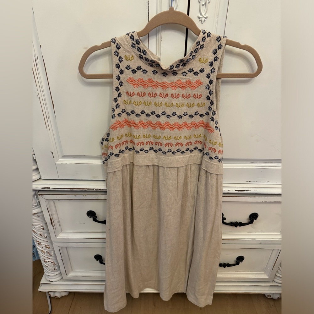 Women’s NWT size large tan embroidered dress